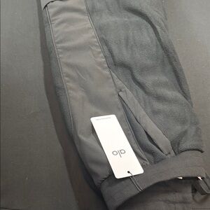 ALO Yoga Polar Fleece Cargo Pants Black Size Large NWT Cozy Streetwear